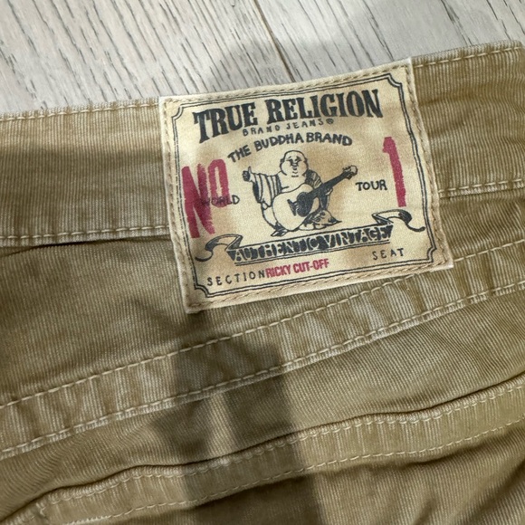 True Religion Ricky Cut Off - Picture 3 of 5